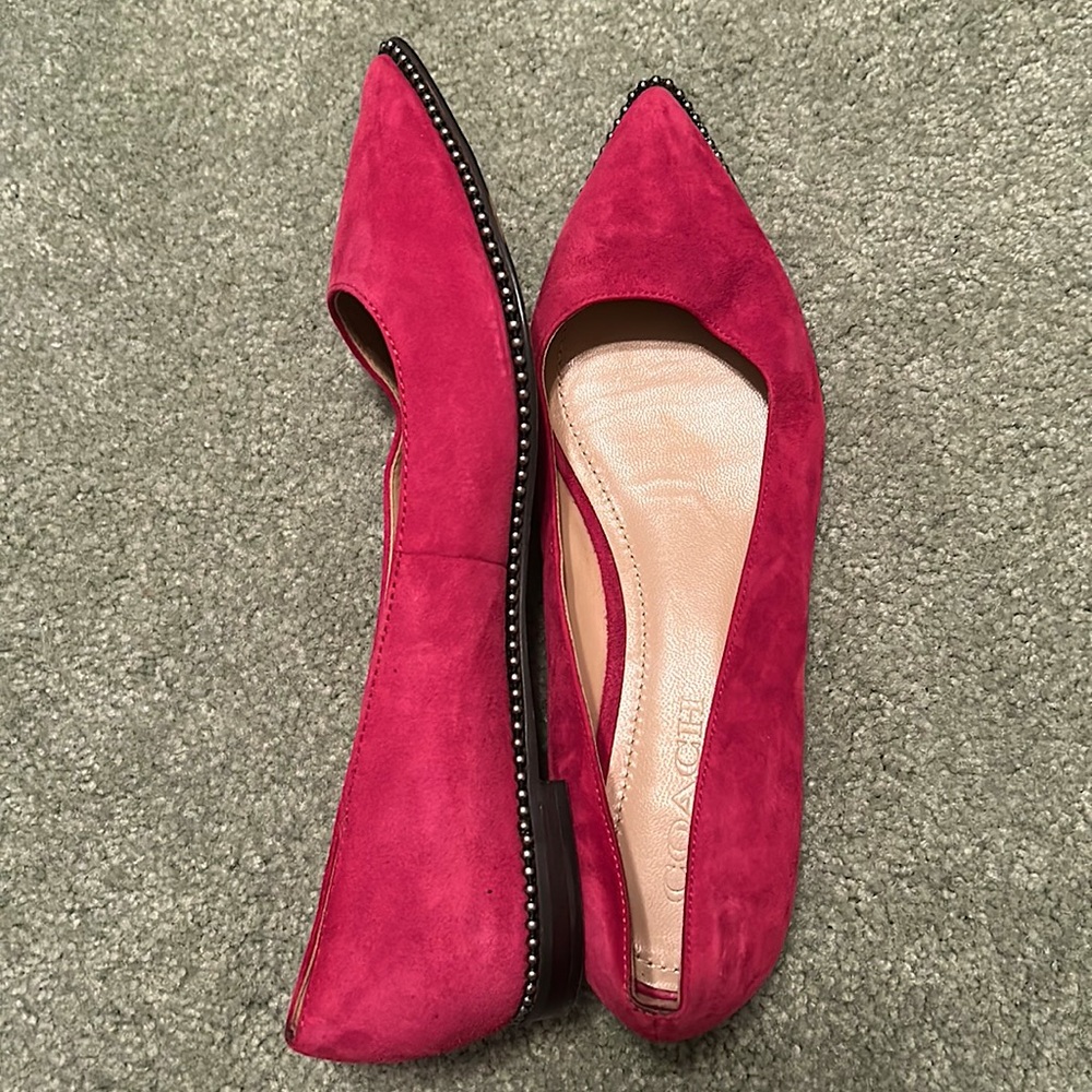 Coach Viviana Red/Pink Suede Skimmers Bright
Pink Size 7 B Pointed Toe Flat Shoe